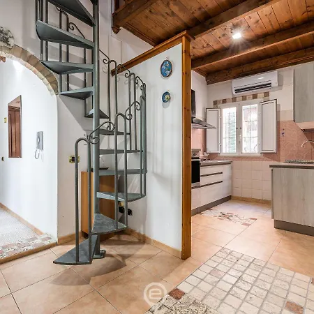 La Dama Dei Fiori Apartment